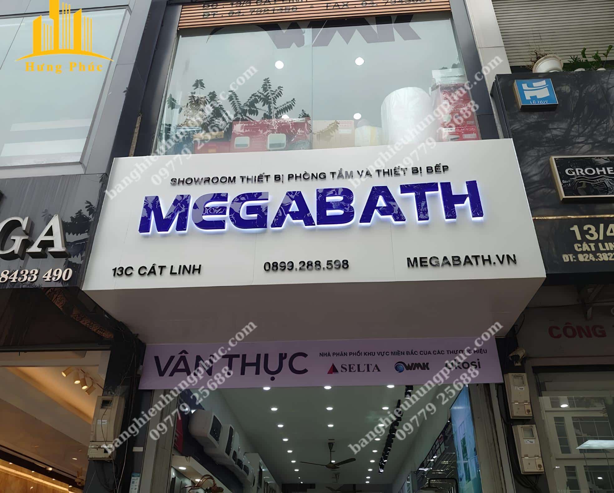 làm bảng hiệu mica