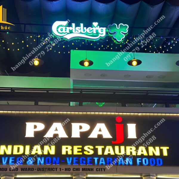 Bảng hiệu mica chữ nổi