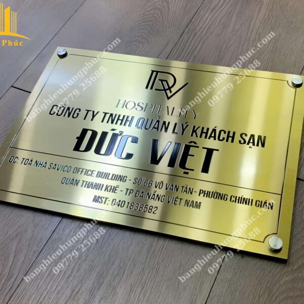 Làm biển công ty bằng mica