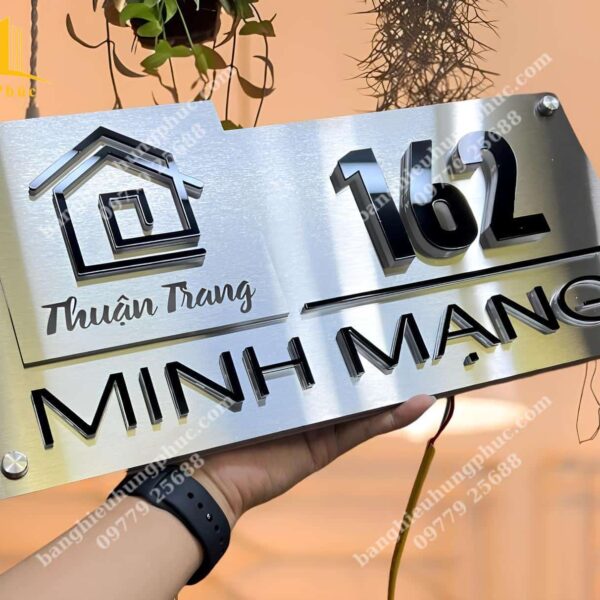 Làm biển số nhà bằng mica