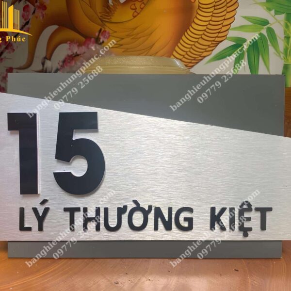 Làm biển số nhà bằng mica