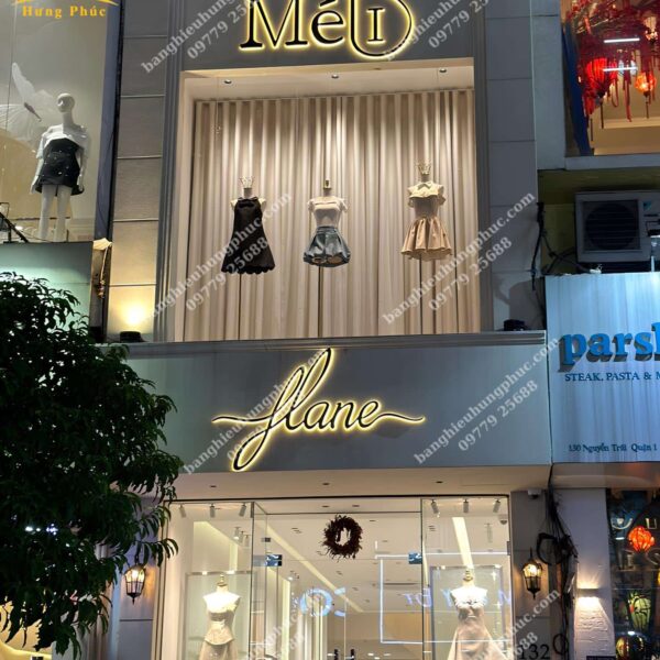 bảng hiệu shop quần áo đẹp