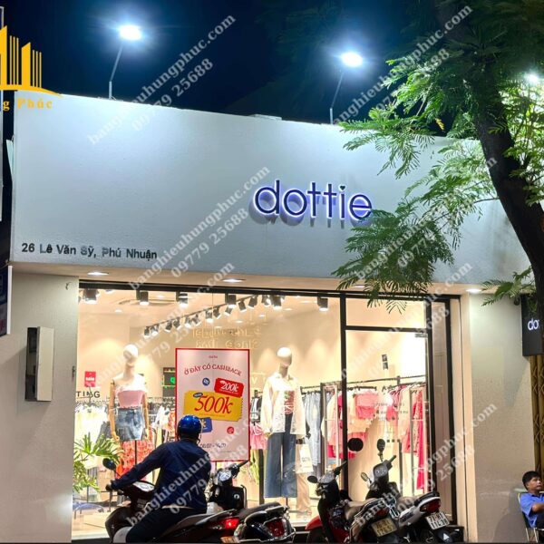 bảng hiệu shop quần áo đẹp