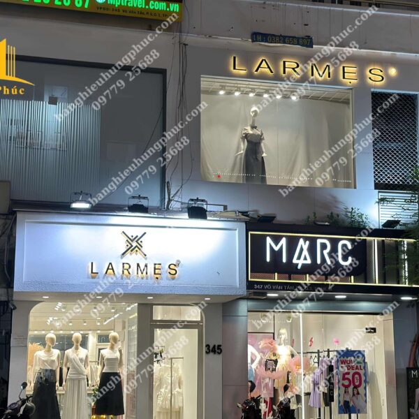 bảng hiệu shop quần áo đẹp