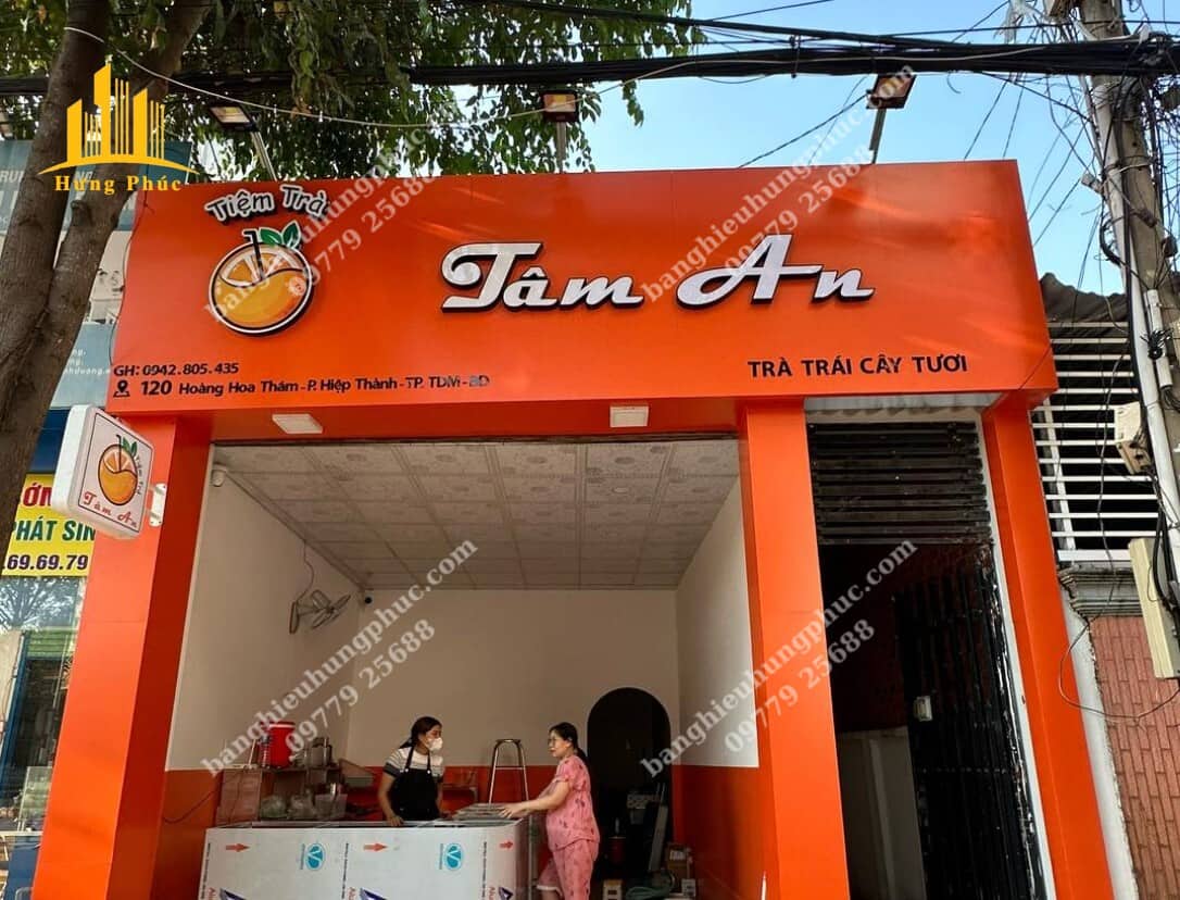 Bảng hiệu nhỏ làm bằng mica 