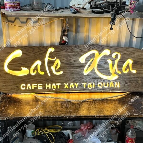 Bảng hiệu cafe bằng gỗ