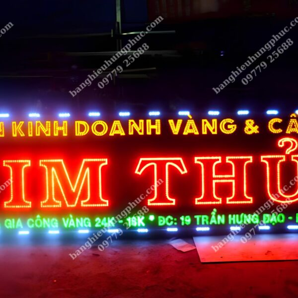 Bảng hiệu tiệm vàng