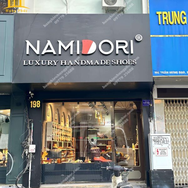 Bảng hiệu shop quần áo nam