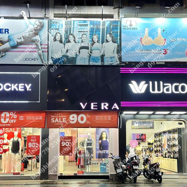 Bảng hiệu shop quần áo nữ