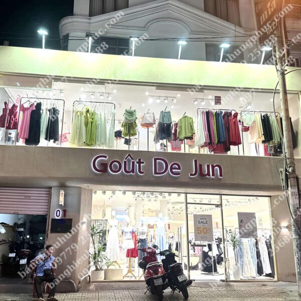 bảng hiệu shop quần áo đẹp