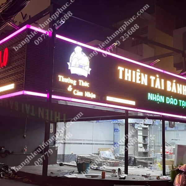 bảng hiệu bằng tôn