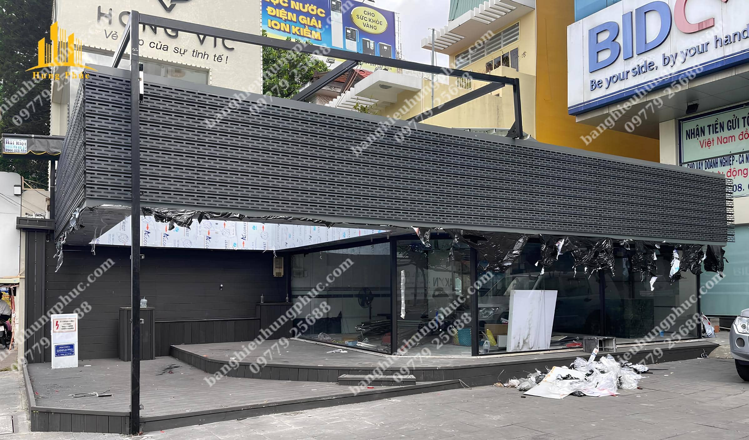 biển quảng cáo bằng tôn