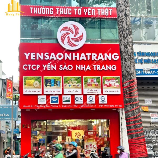 Bảng hiệu cửa hàng