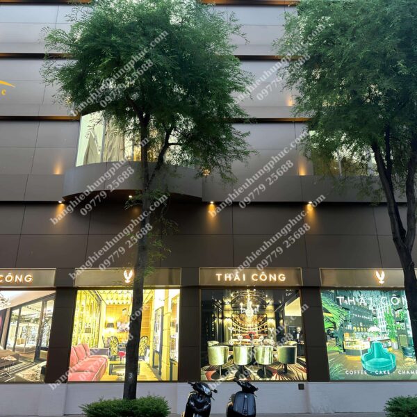 thiết kế bảng hiệu cửa hàng