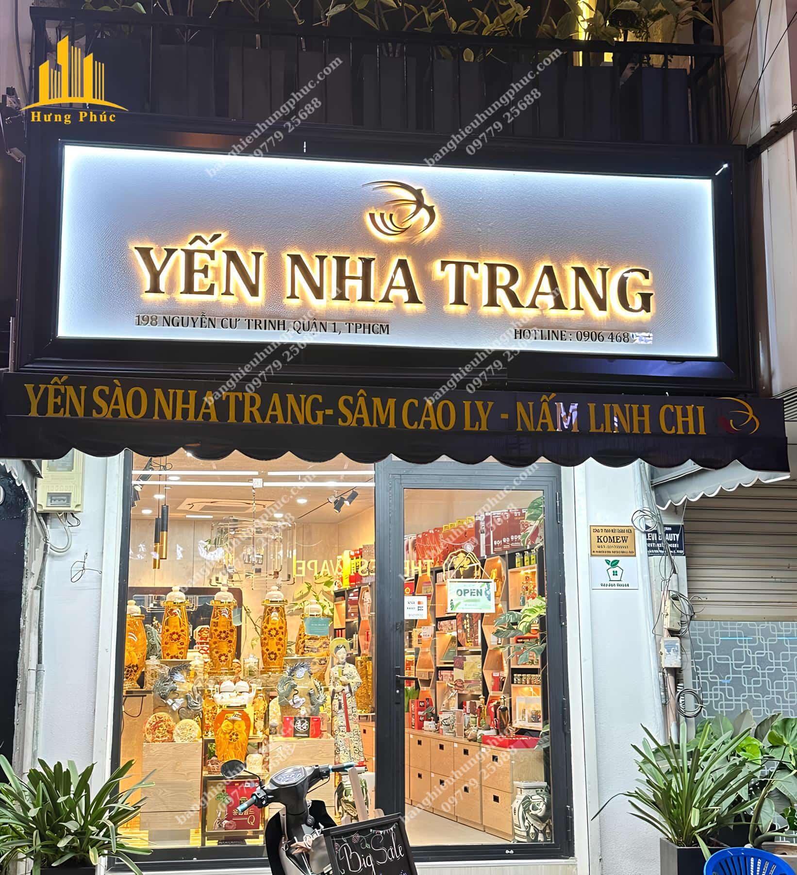 Biển hiệu cửa hàng 