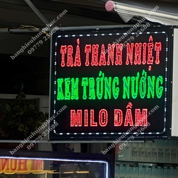 biển quảng cáo treo tường