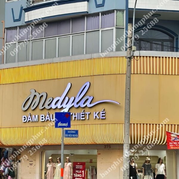 Biển quảng cáo áo dài