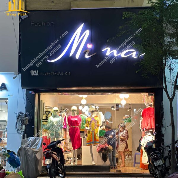 Biển quảng cáo áo dài