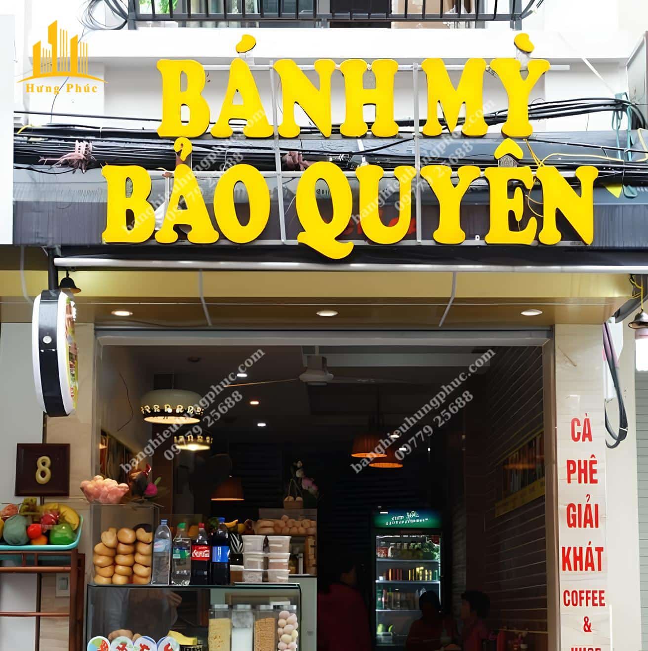 Biển quảng cáo bánh mì