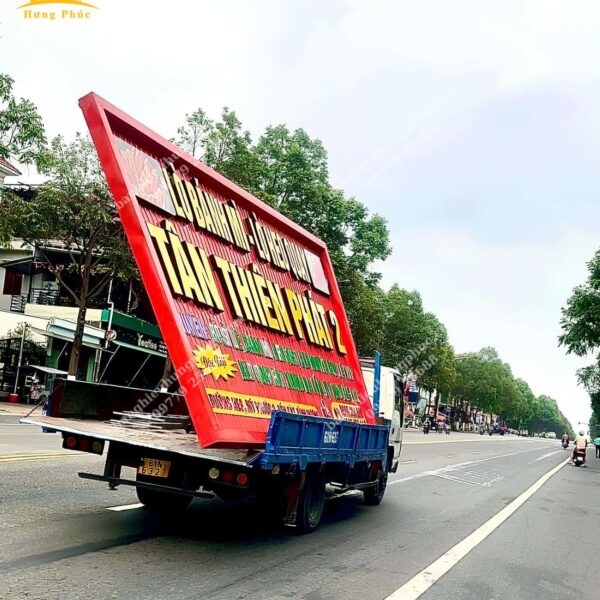 biển quảng cáo bánh mì