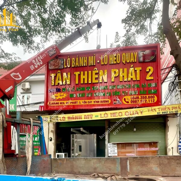 biển quảng cáo bánh mì