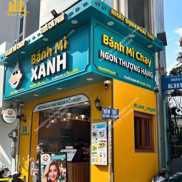 biển quảng cáo bánh mì