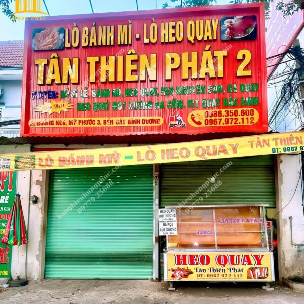 biển quảng cáo bánh mì