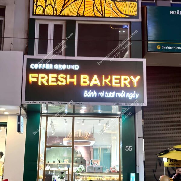 biển quảng cáo tiệm bánh kem