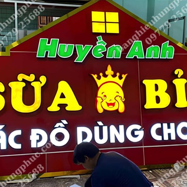 biển quảng cáo mẹ và bé