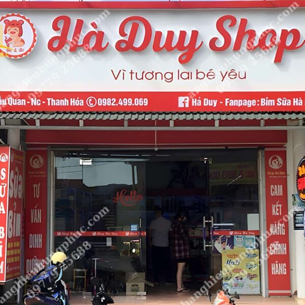 biển quảng cáo mẹ và bé