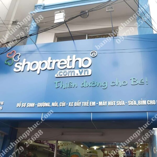 biển quảng cáo mẹ và bé