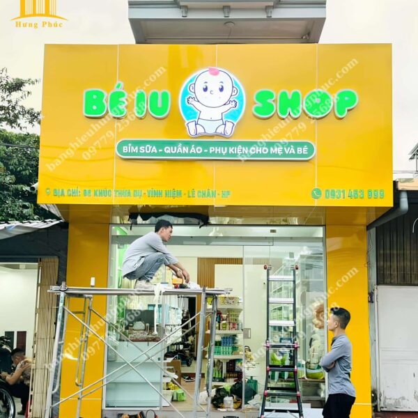 mẫu biển quảng cáo shop mẹ và bé