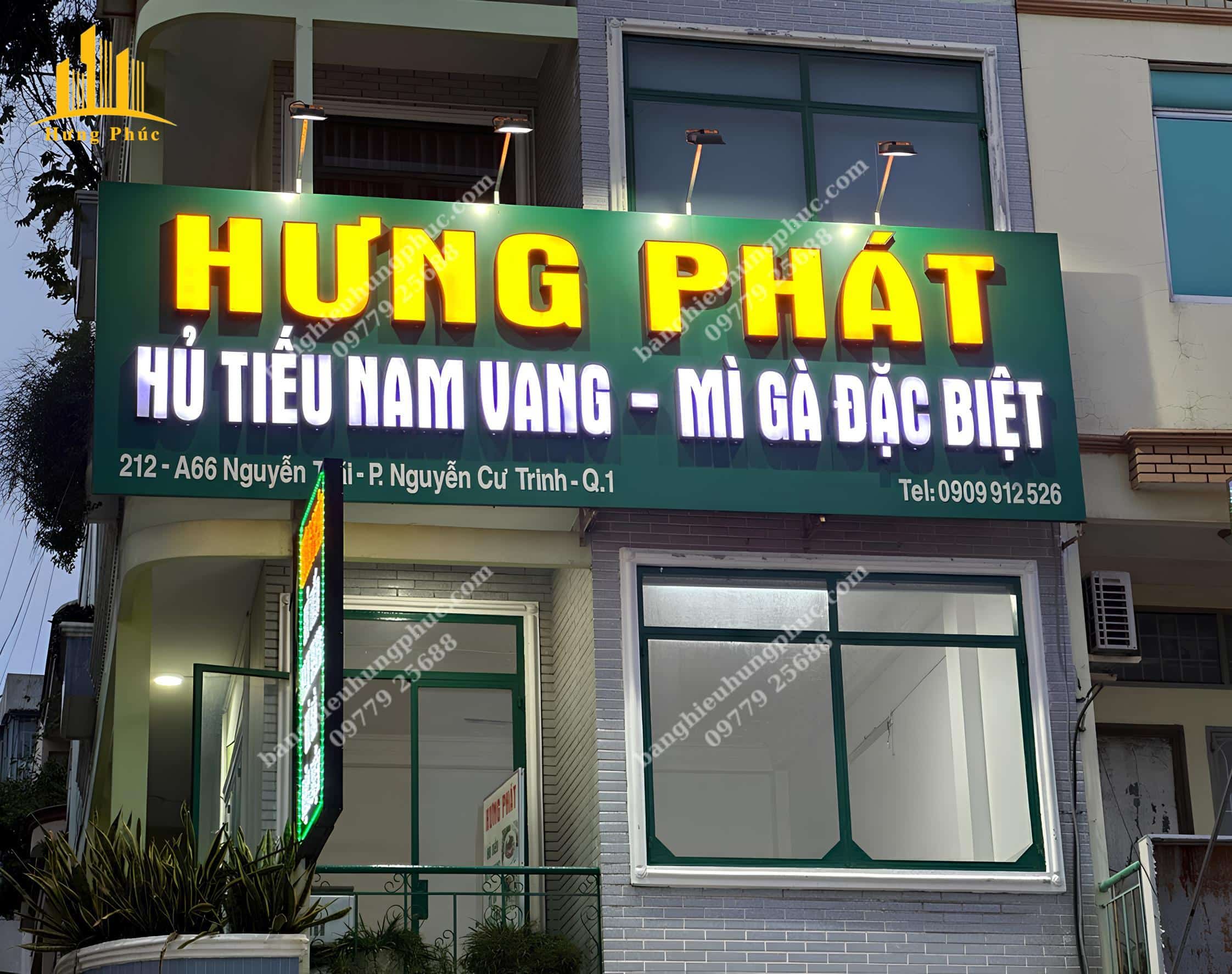 Biển quảng cáo quán hủ tiếu mì chữ nổi mica sáng mặt Biển quảng cáo quán hủ tiếu mì chữ nổi mica sáng mặt