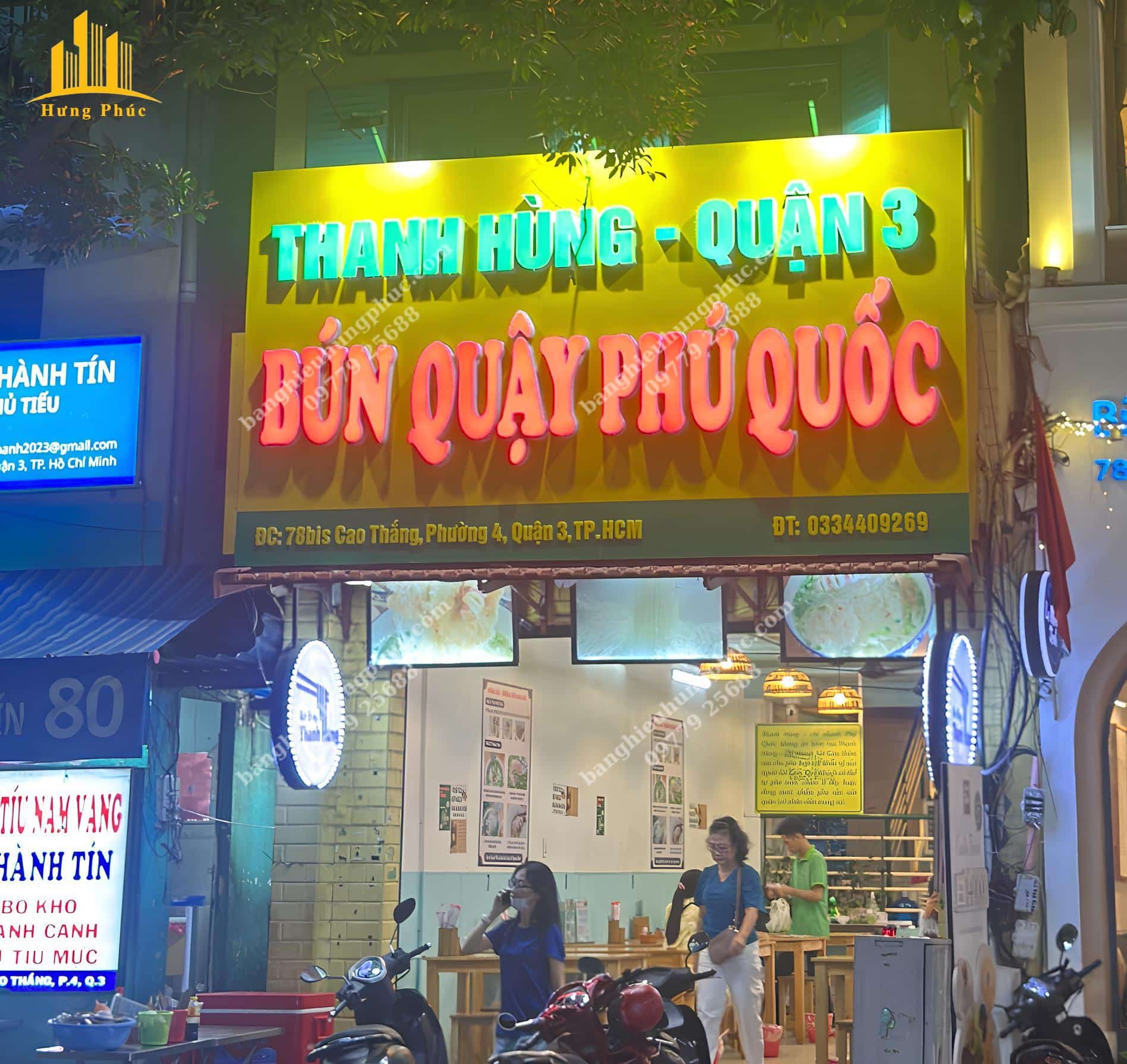Biển hiệu quán bún quậy phú quốc chữ mica sáng mặt Biển hiệu quán bún quậy phú quốc chữ mica sáng mặt