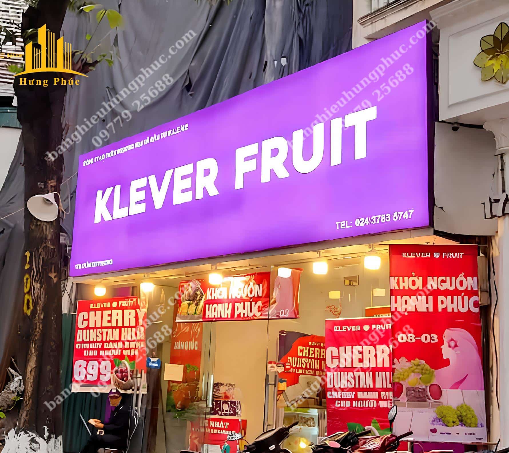 Cửa háng bán hoa quả sạch 