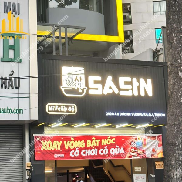 Biển quảng cáo mì cay