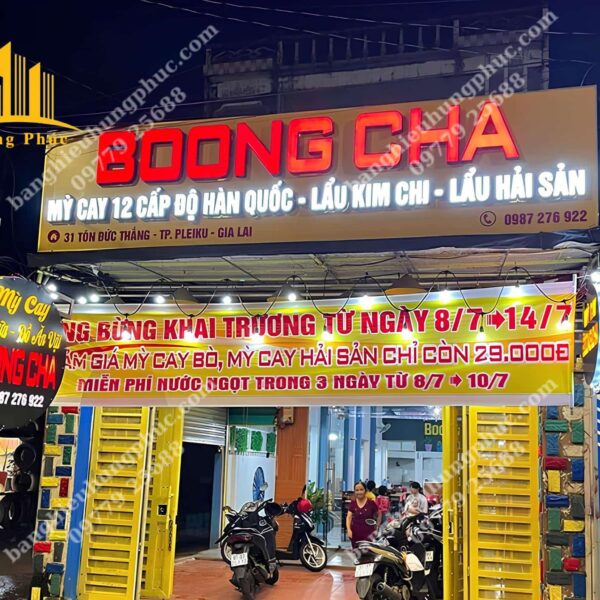 Biển quảng cáo mì cay