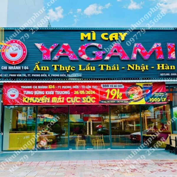 Biển quảng cáo mì cay