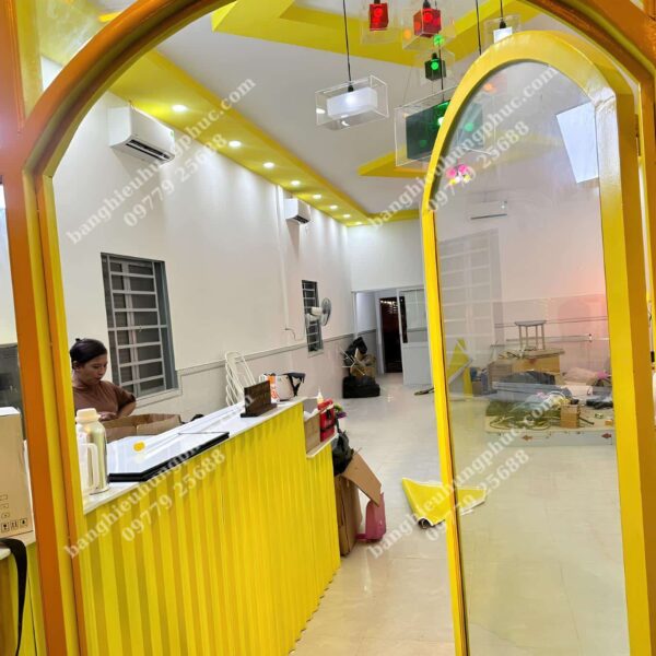 Biển quảng cáo mì cay