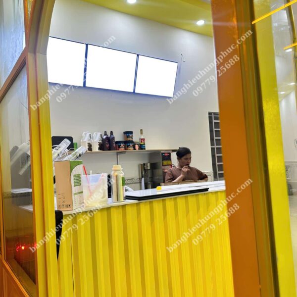 Biển quảng cáo mì cay