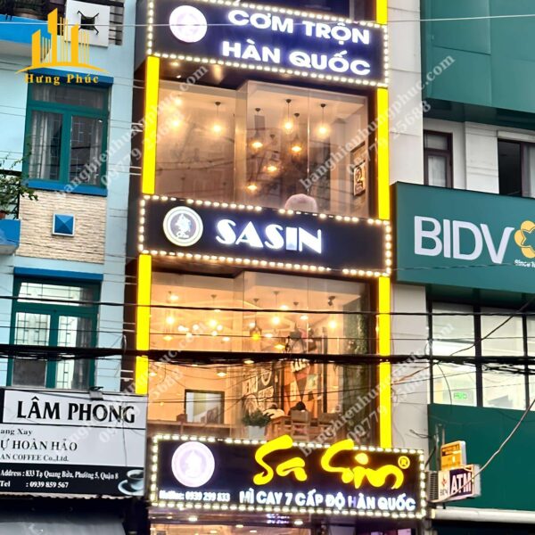 Biển quảng cáo mì cay