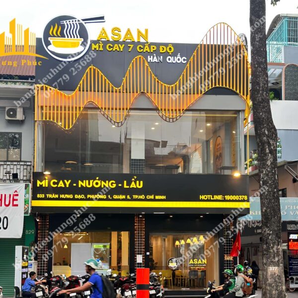 Biển quảng cáo mì cay