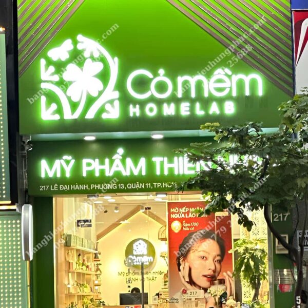 Biển quảng cáo shop mỹ phẩm