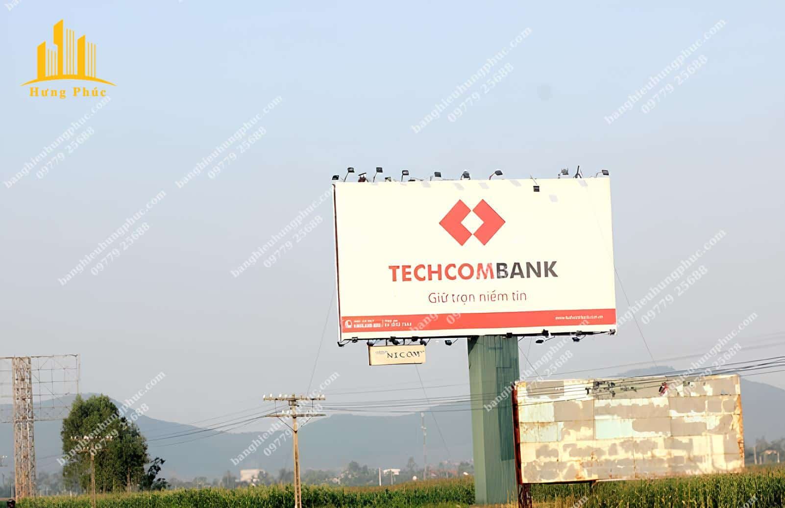 Biển quảng cáo ngoài trời