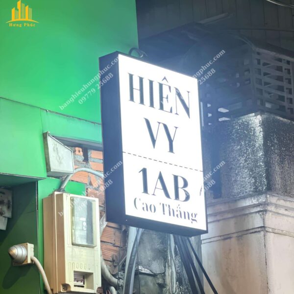 Biển treo quảng cáo