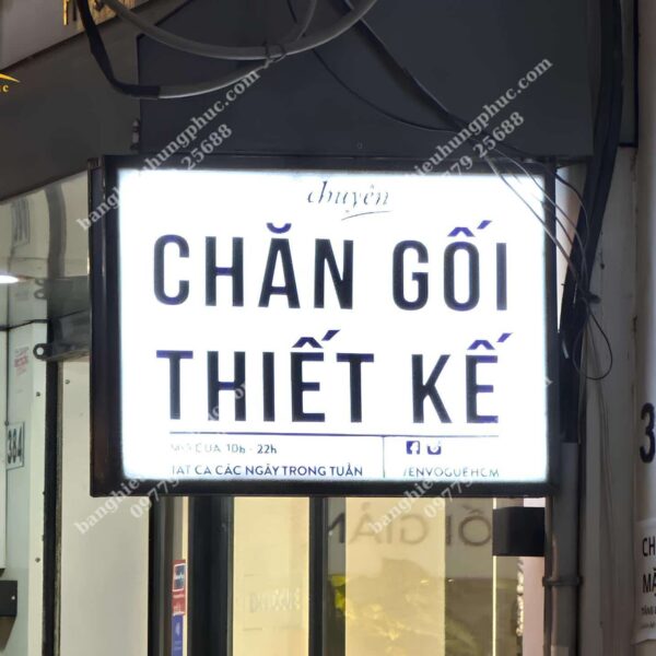 bảng treo quảng cáo