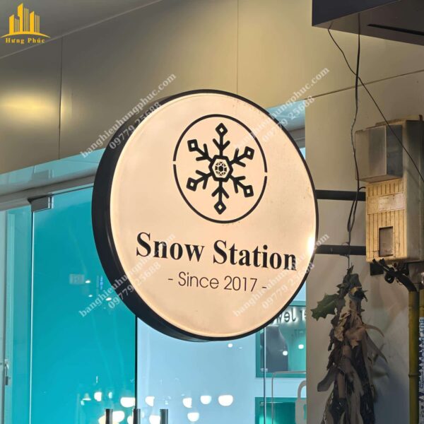 biển quảng cáo treo tường