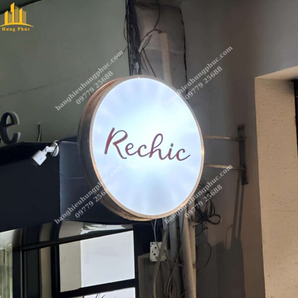 Biển treo quảng cáo