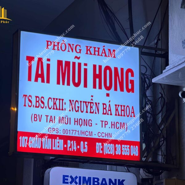 biển quảng cáo treo tường