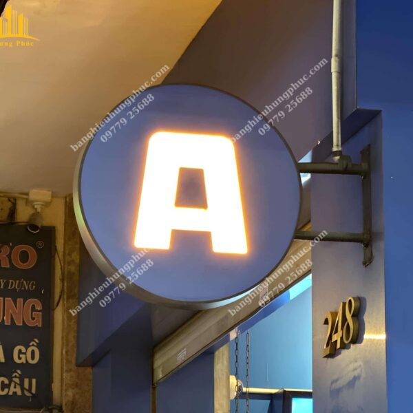 bảng treo quảng cáo